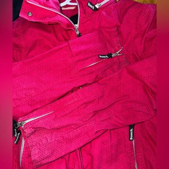 Bench Spring Jacket with zip-away hood - Picture 7 of 10